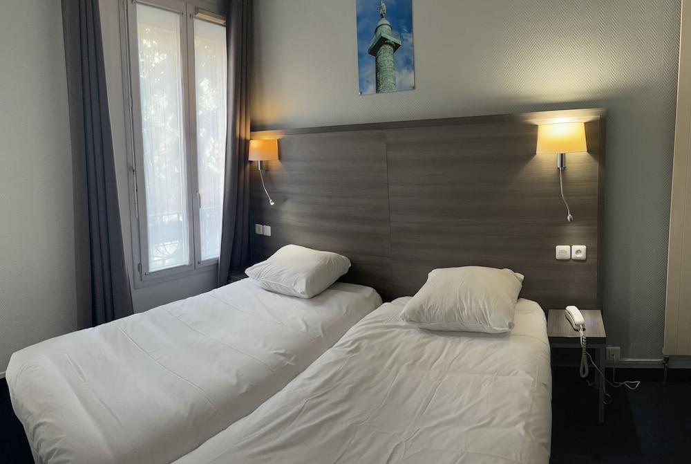 Hotel Lilas Gambetta Room Type - Twin Room