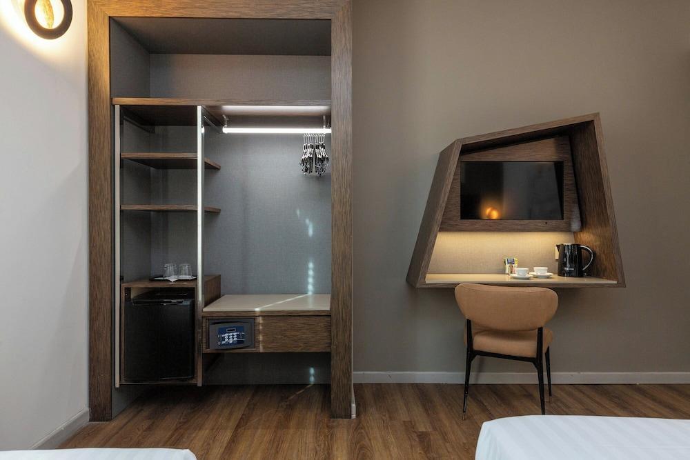 Al Manthia Hotel - Trevi Hotels Group Room Type - Triple Room