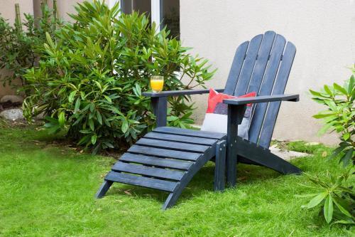 Izzy Hotel - Tap to explore photos