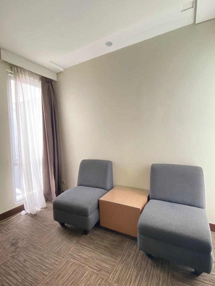 Cipta Hotel Wahid Hasyim - Tap to explore photos