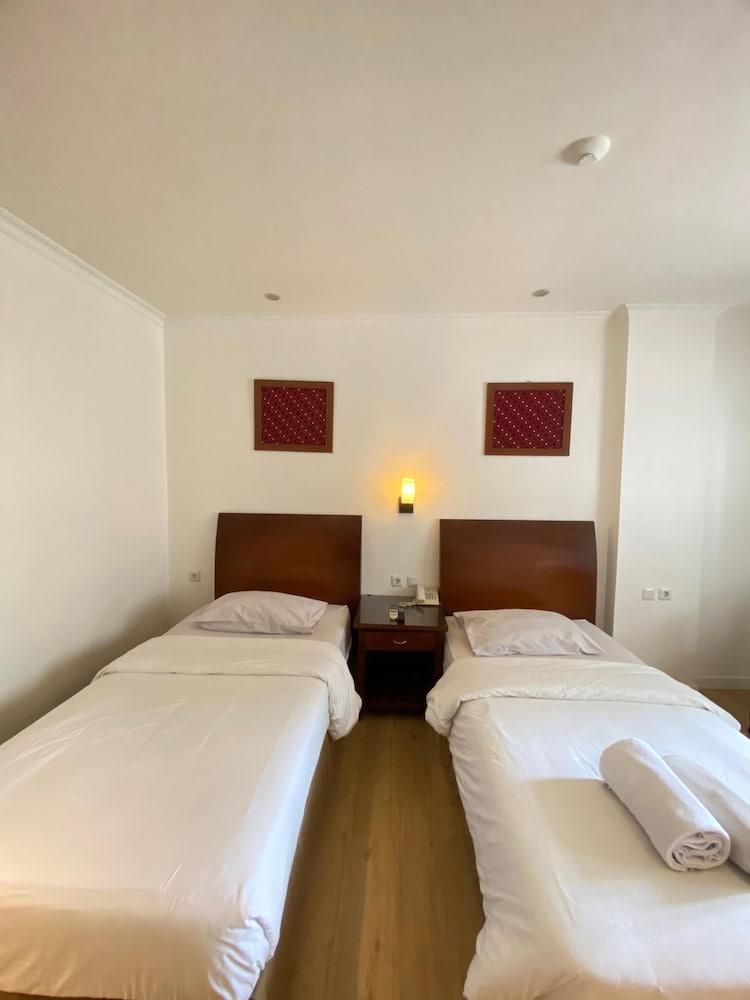 Cipta Hotel Wahid Hasyim Room Type - Deluxe Twin Classic