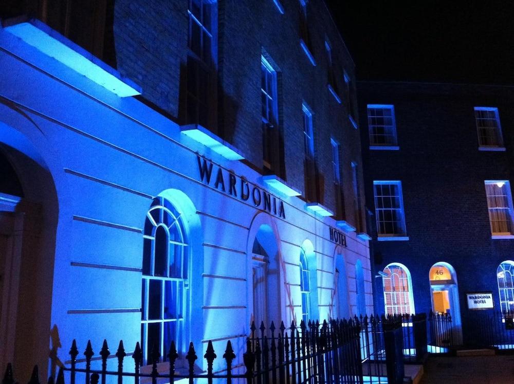 Wardonia Hotel Kings Cross - Tap to explore photos