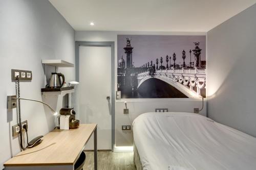 Kyriad Paris 12 - Nation Room Type - Standard Quadruple Room Kyriad Paris 12 - Nation Room Type - Standard Quadruple Room