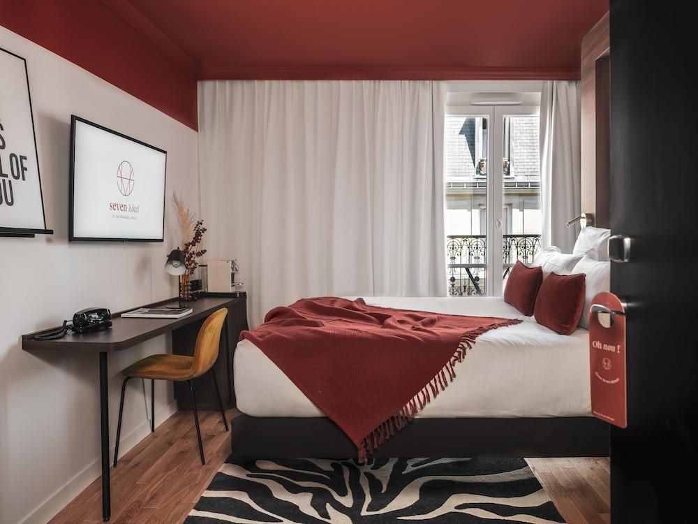 Seven Hotel Paris Room Type - Superior Room