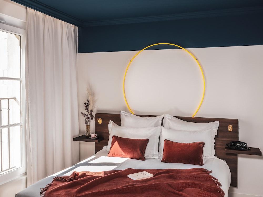 Seven Hotel Paris Room Type - Classic Room