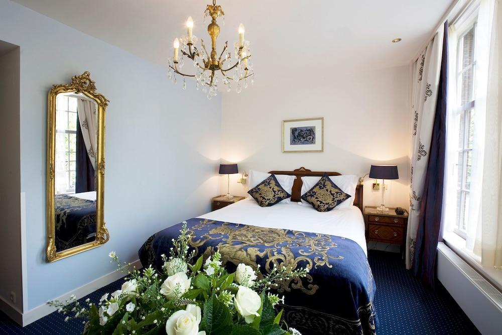 Ambassade Hotel Room Type - Classic Double Room