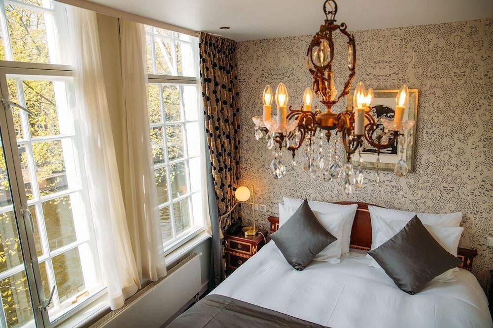 Ambassade Hotel Room Type - Deluxe Double Room, Canal View