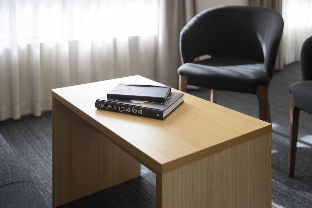 Mercure Sydney Macquarie Park Room Type - Standard Room, 1 Queen Bed