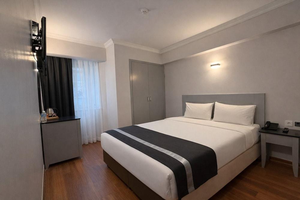 Peak Star Hotel Room Type - Deluxe Double