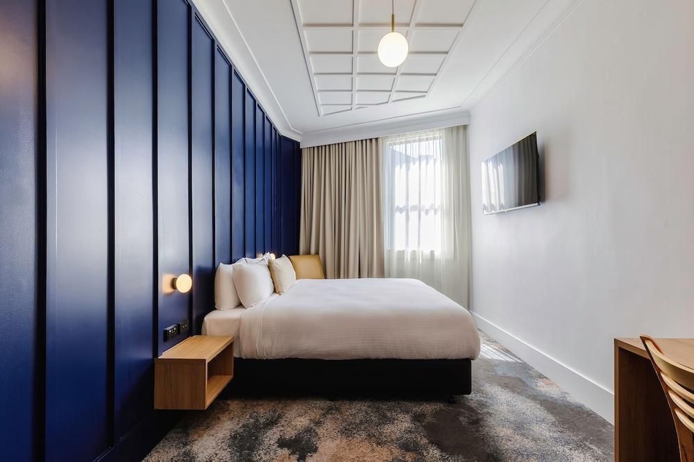 Royal Exhibition Hotel Room Type - Superior Double Room, 1 King Bed, Non Smoking