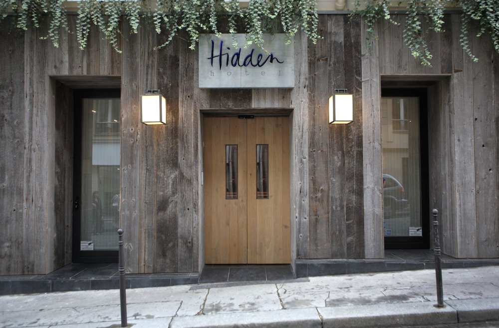 Hidden Hotel - Tap to explore photos