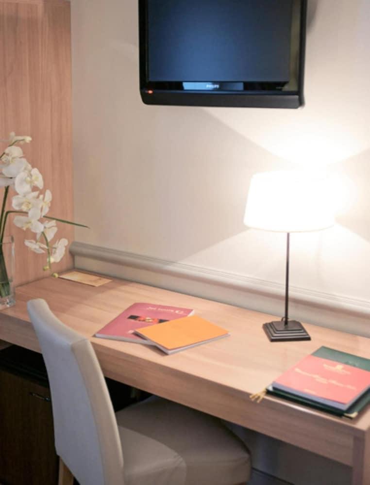Hotel Apollinaire Room Type - Triple Room