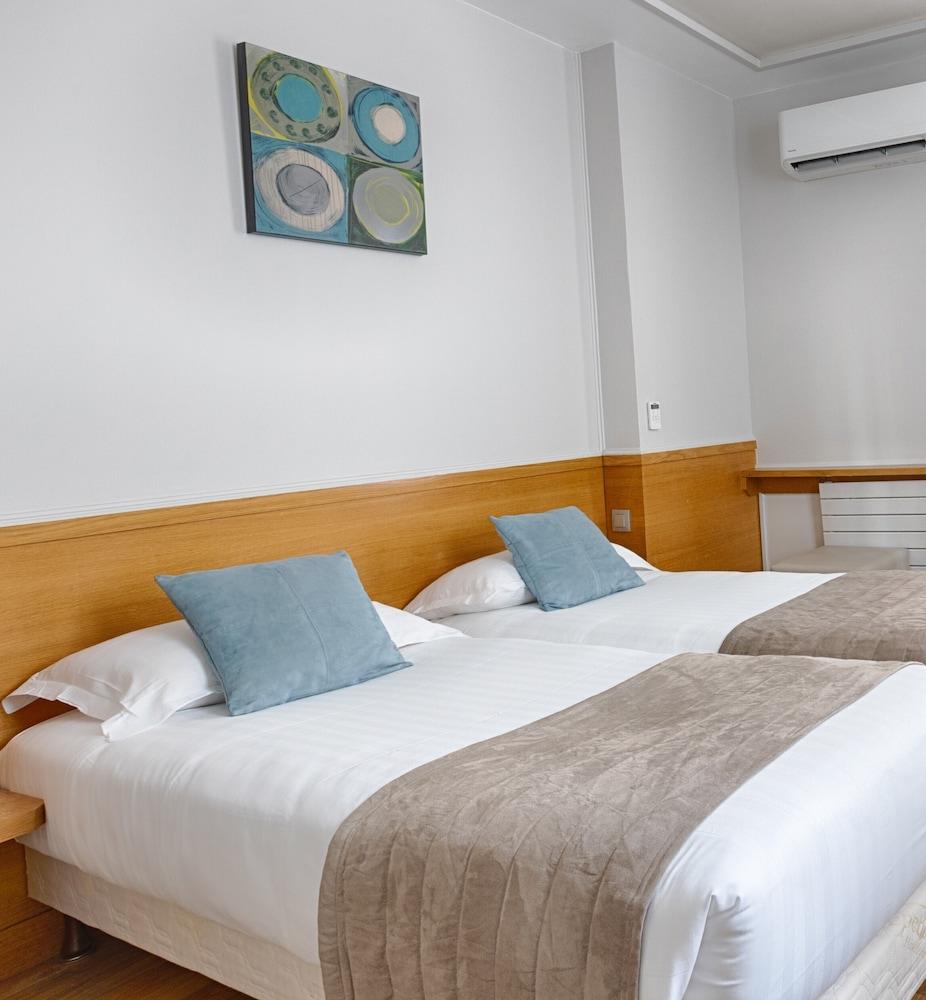 Hotel Apollinaire Room Type - Twin Room
