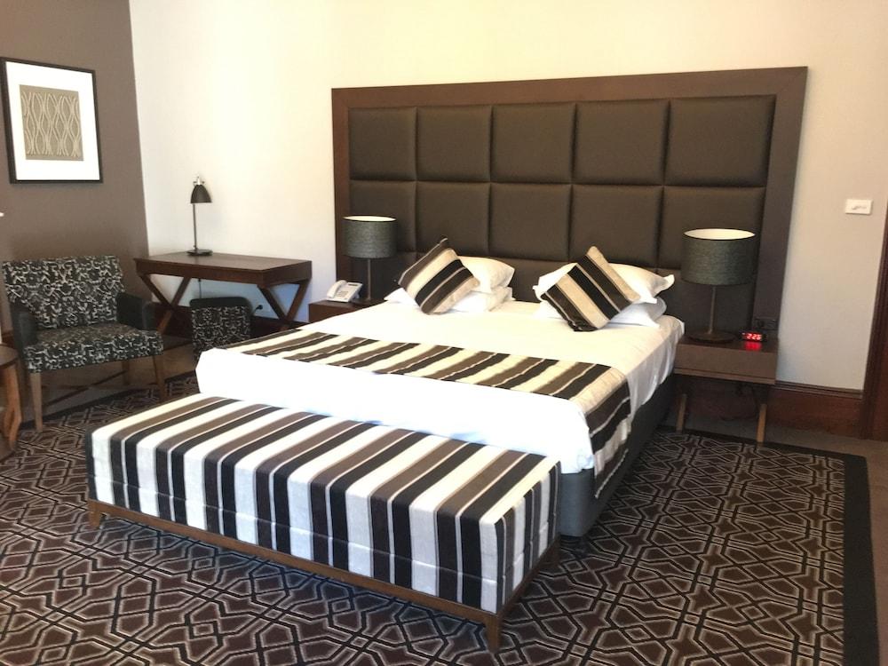 Avonmore on the Park Boutique Hotel Room Type - Luxury Suite, 1 King Bed