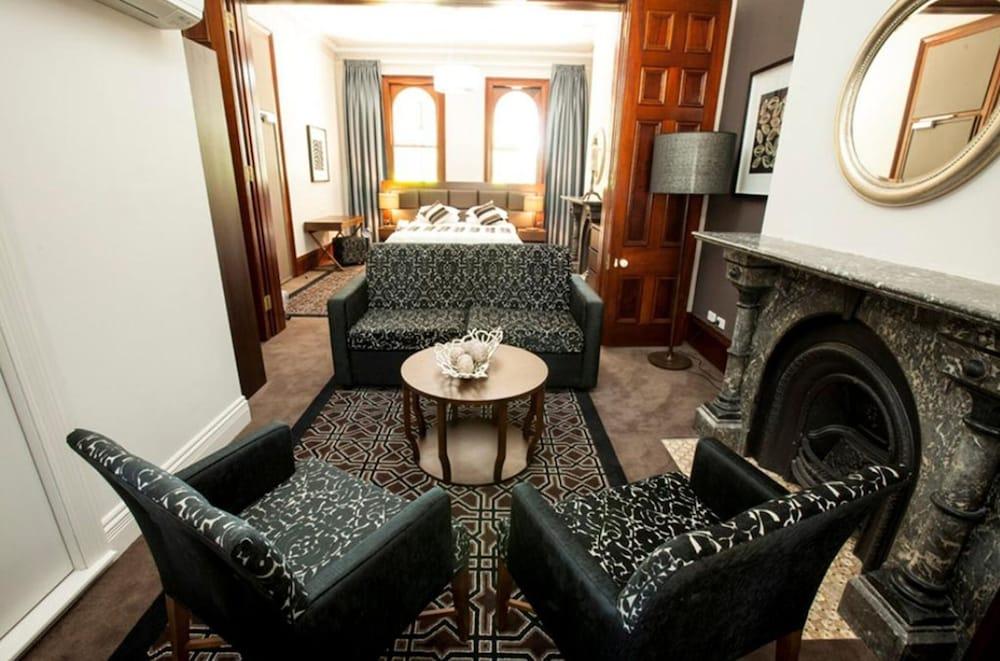 Avonmore on the Park Boutique Hotel Room Type - Premium King Room with Balcony