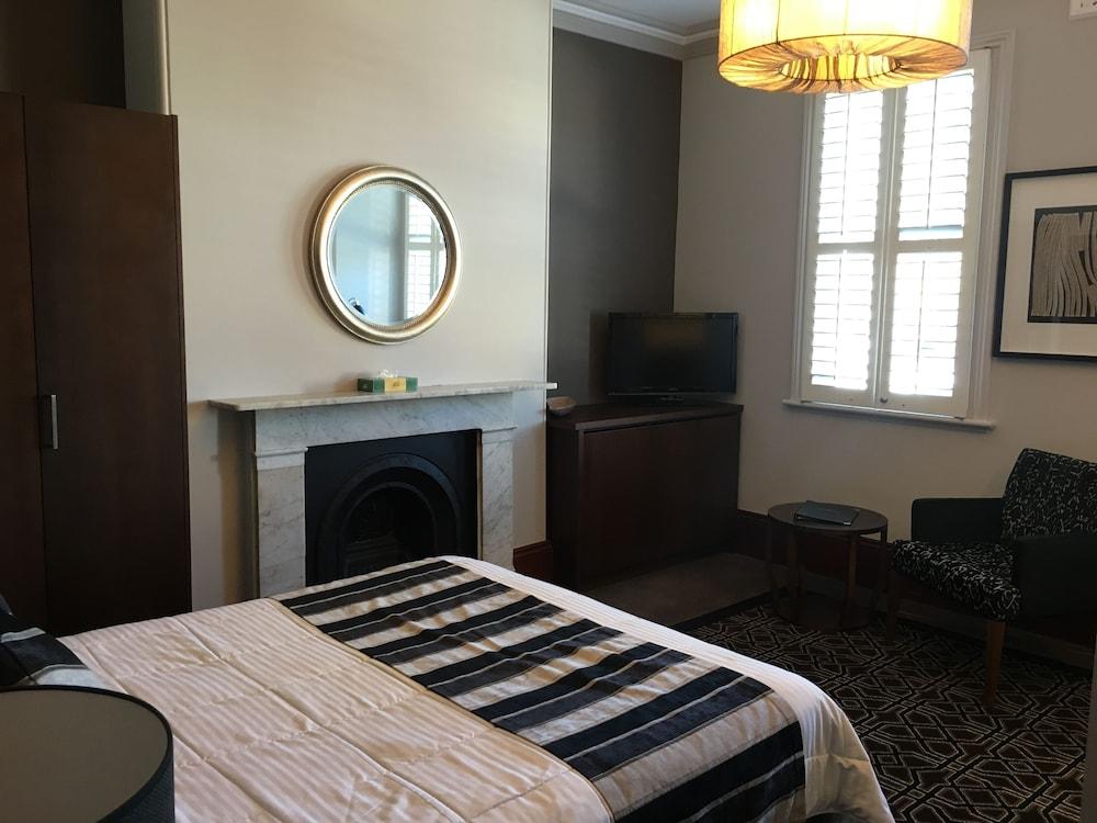 Avonmore on the Park Boutique Hotel - Tap to explore photos