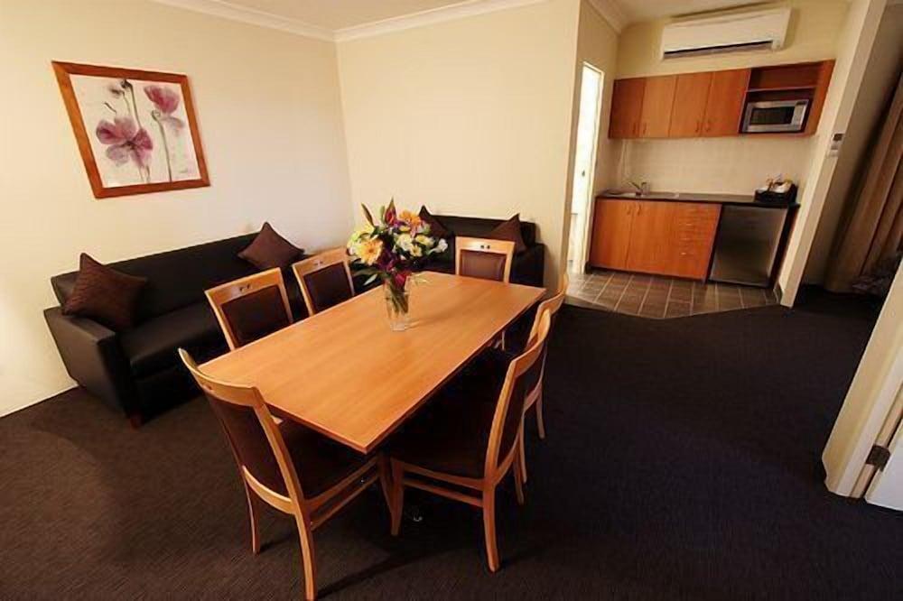 Narellan Motor Inn Room Type - 2 Bedrooms Suite Narellan Motor Inn Room Type - 2 Bedrooms Suite