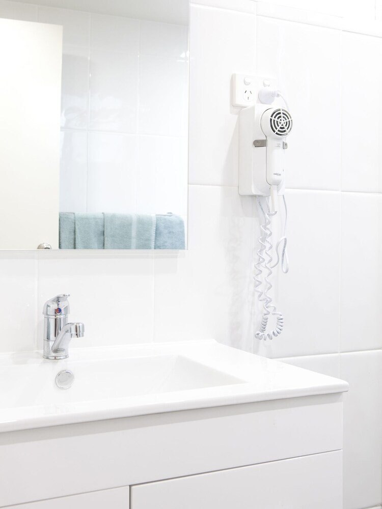 Narellan Motor Inn - Tap to explore photos