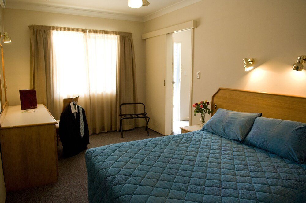 Narellan Motor Inn - Tap to explore photos