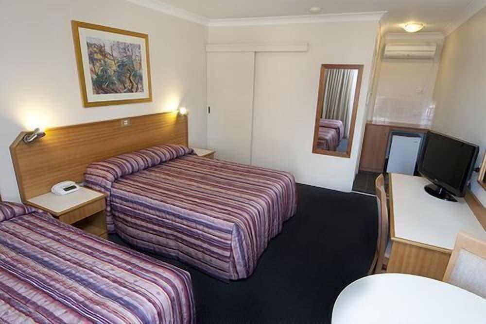 Narellan Motor Inn Room Type - Deluxe Twin Room Narellan Motor Inn Room Type - Deluxe Twin Room