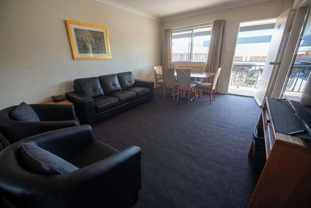 Narellan Motor Inn Room Type - 2 Bedrooms Suite