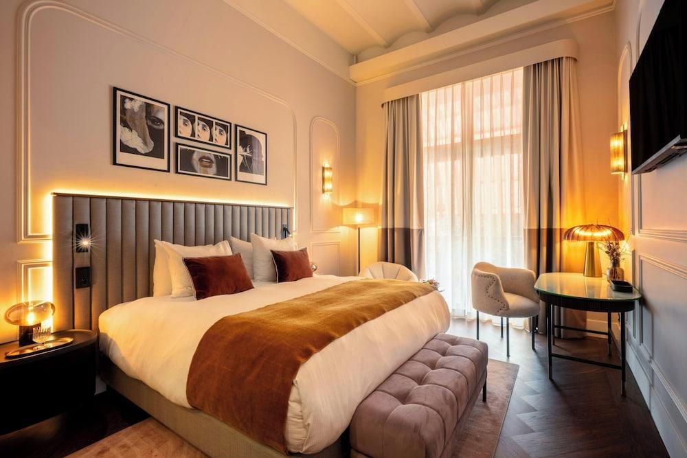The Manor Amsterdam Room Type - Superior Room, 1 King Bed, Balcony The Manor Amsterdam Room Type - Superior Room, 1 King Bed, Balcony
