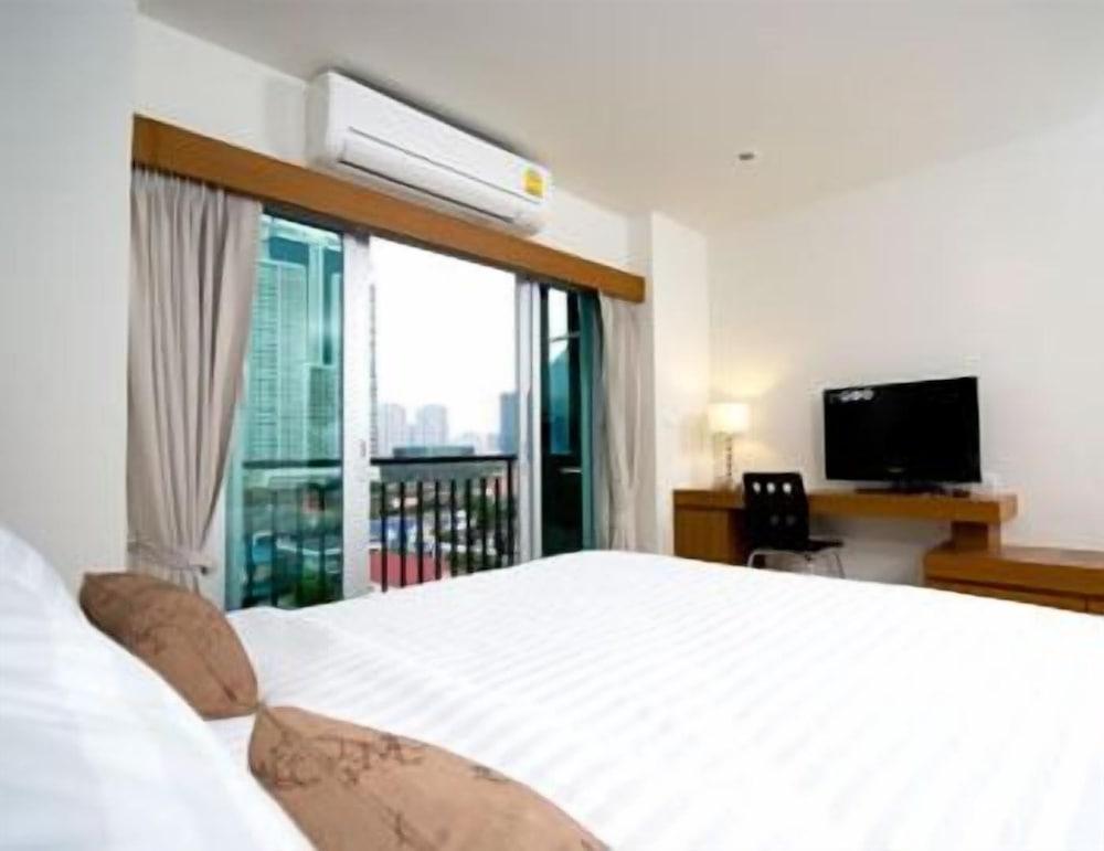 Pannapat Place Room Type - Standard Double Room