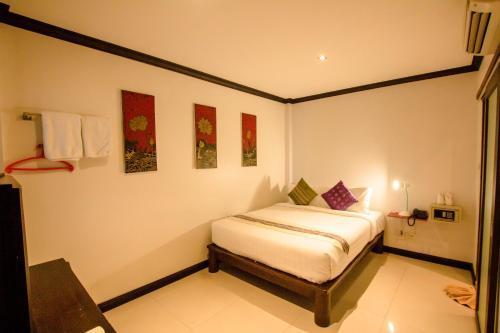 Queen Boutique Hotel Room Type - Budget Double Room