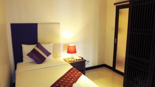 Queen Boutique Hotel - Tap to explore photos