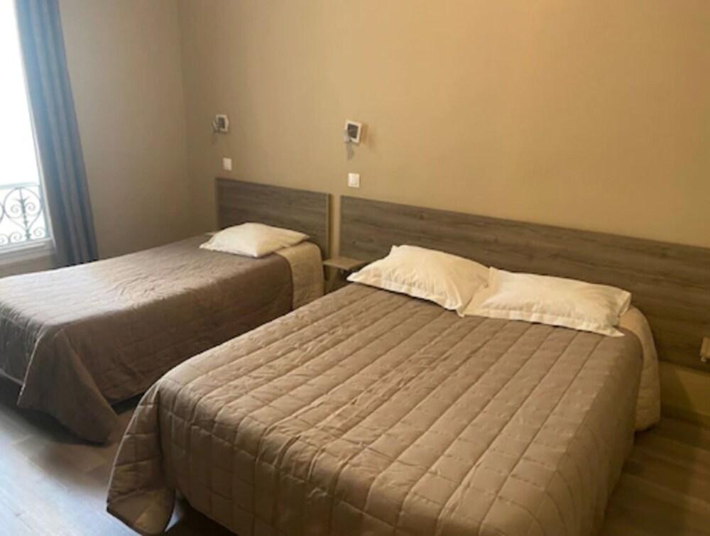 Hotel Angleterre Room Type - Triple Room