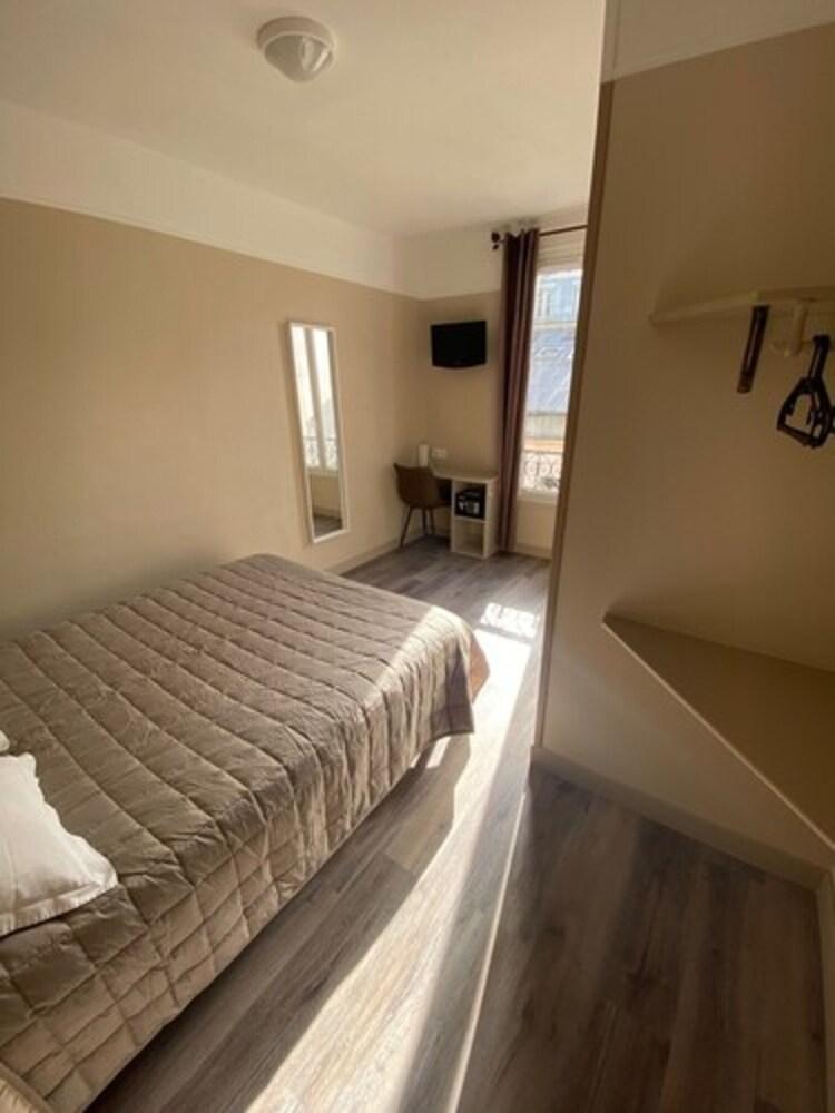 Hotel Angleterre - Tap to explore photos