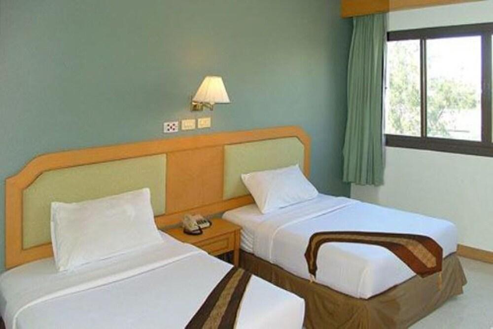 The Park Pattaya Room Type - Standard Room, 2 Twin Beds