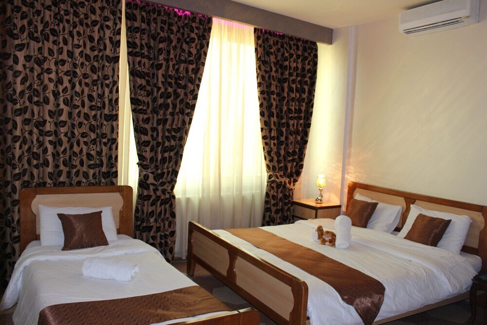 Arab Tower Hotel Room Type - Suite for 4 people and extra bed