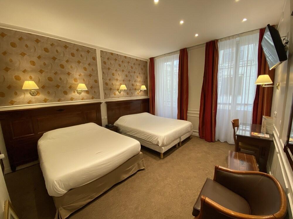 Hotel Touring Room Type - Family Room