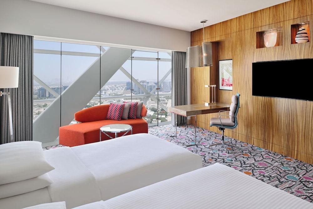 ANDAZ CAPITAL GATE ABU DHABI, BY HYATT Room Type - 2 TWIN BEDS