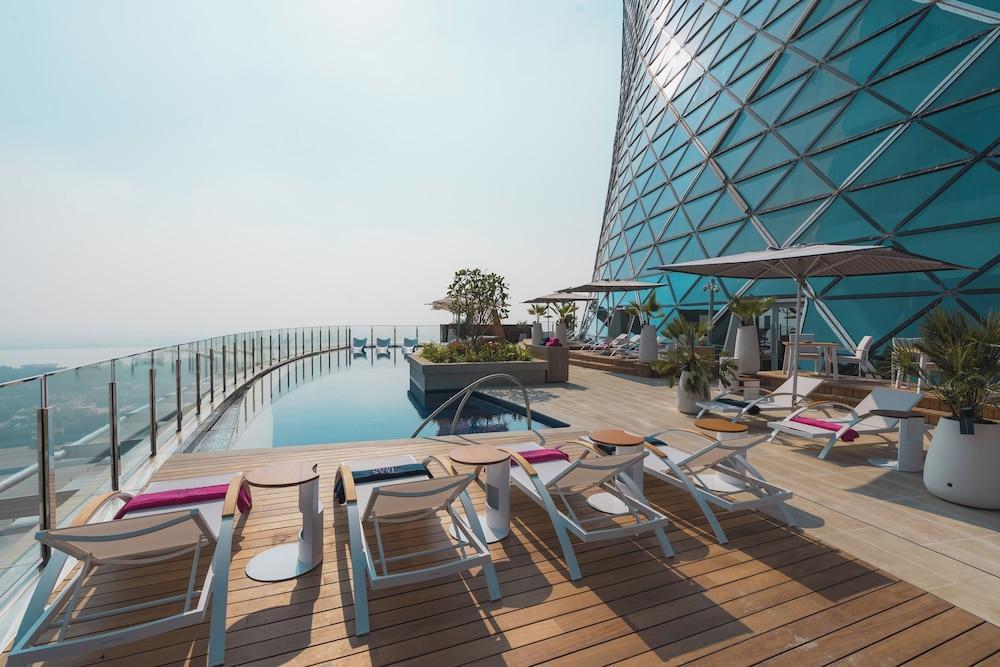 ANDAZ CAPITAL GATE ABU DHABI, BY HYATT - Tap to explore photos