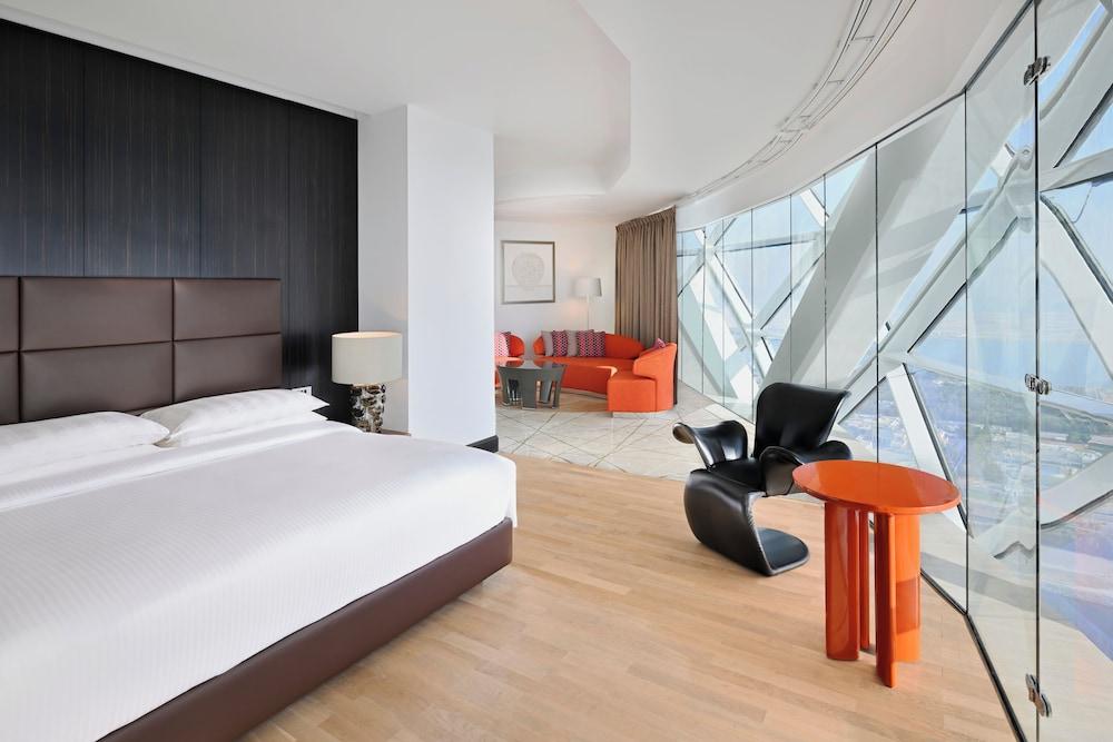 ANDAZ CAPITAL GATE ABU DHABI, BY HYATT Room Type - ANDAZ SUITE