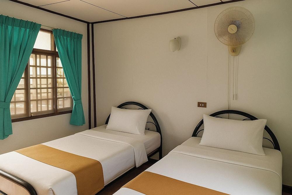 Palm Point Village Room Type - Bungalow Twin Bed with Fan