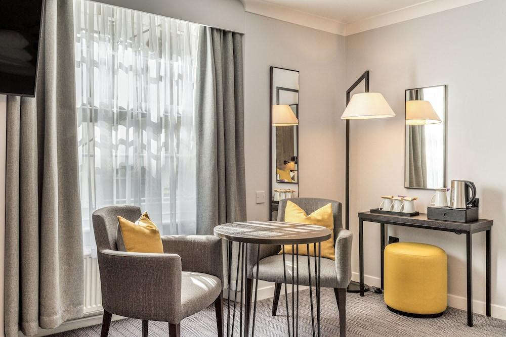 The Princes Square Hotel Room Type - Standard Suite, Ensuite