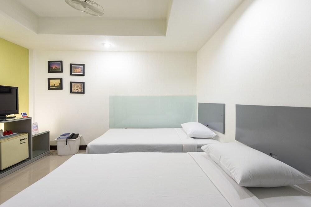Prince House Room Type - Deluxe Double Room