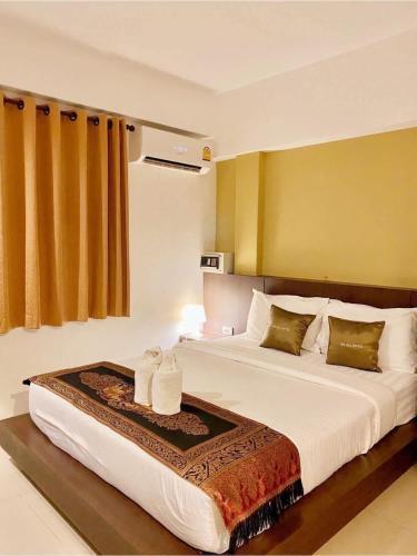 MM Hill Hotel Room Type - Standard Double Room