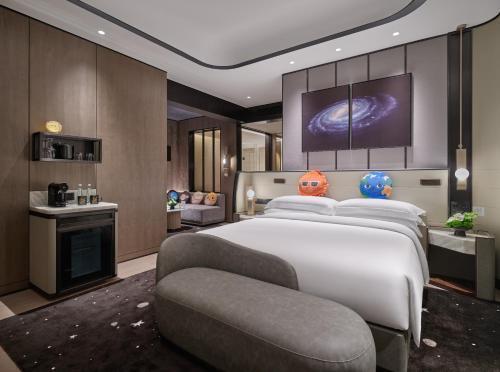 Crowne Plaza SHANGHAI HARBOUR CITY - Tap to explore photos