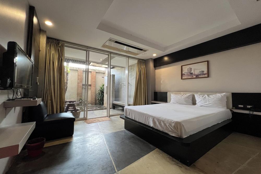 Eurna Resort Room Type - Superior (Outdoor shower)