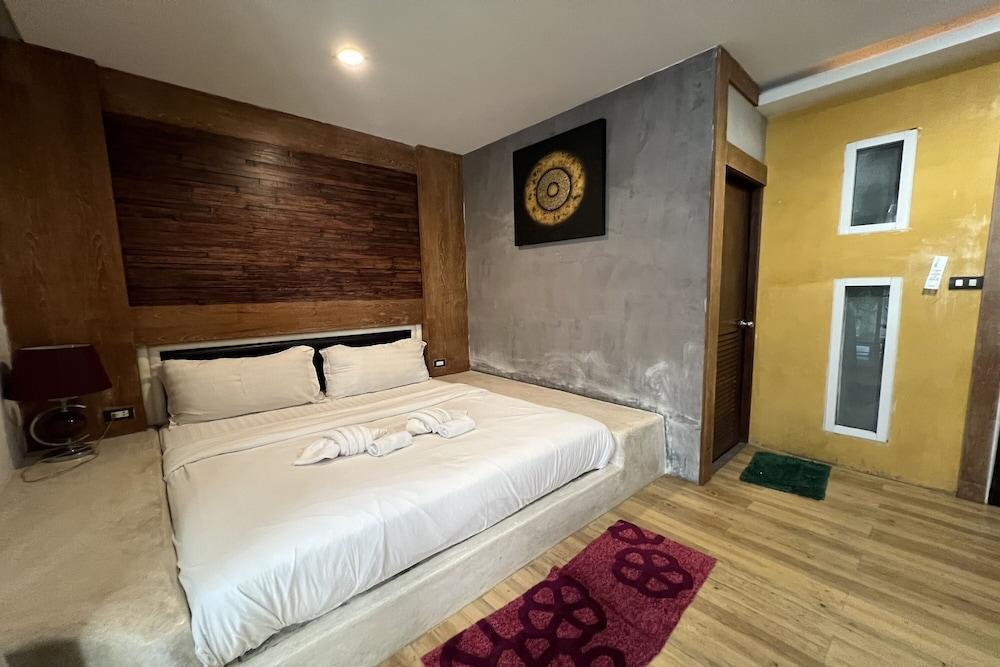Eurna Resort Room Type - Executive Suite, Private Pool