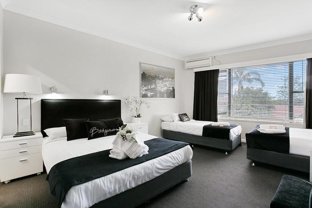 Airport Hotel Sydney Room Type - Family Room