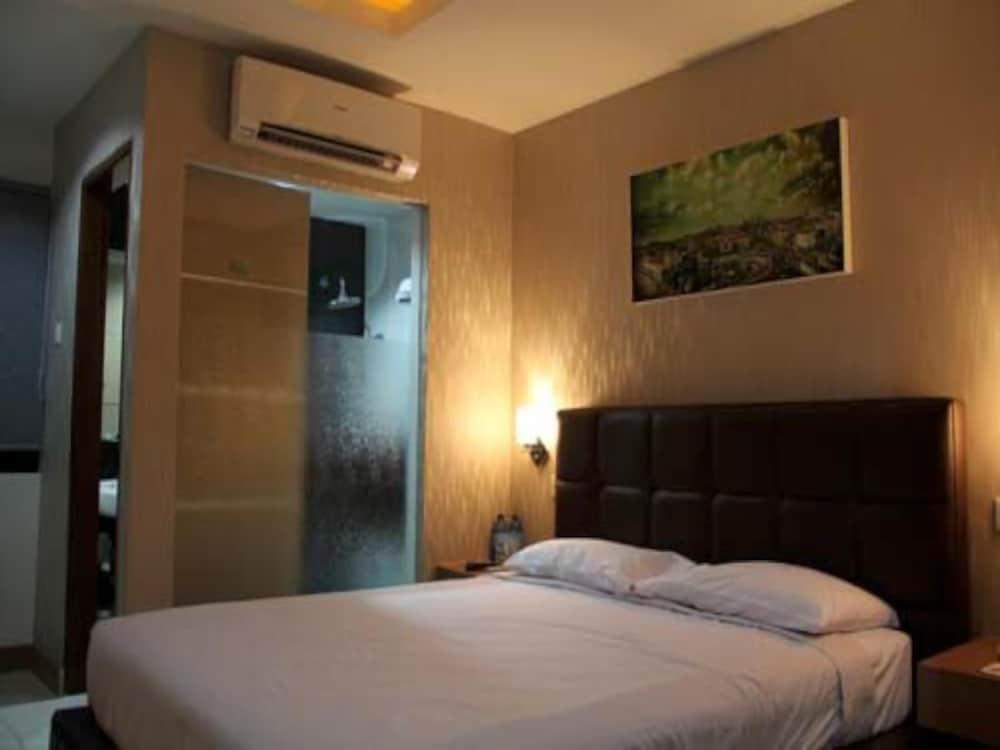 Antoni Hotel Room Type - Deluxe Room