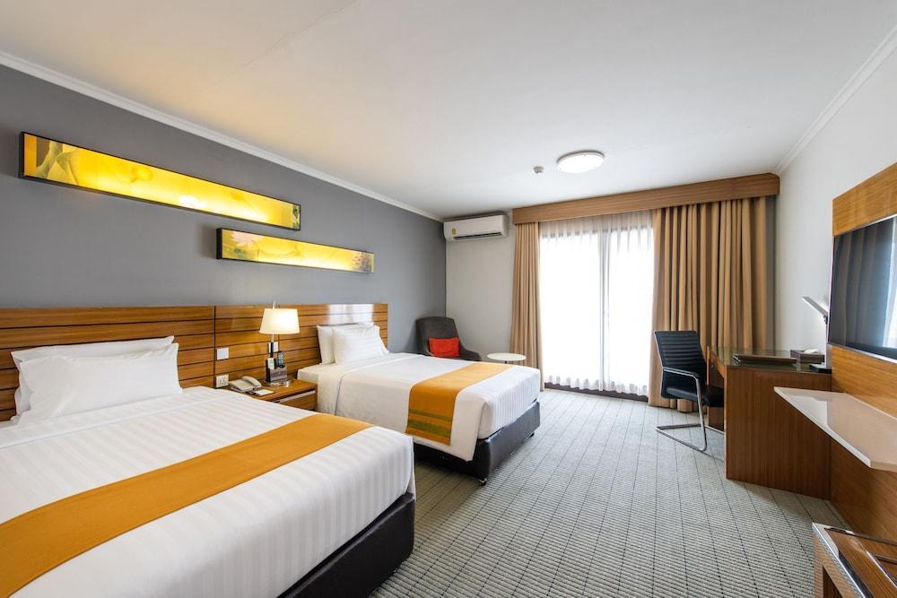 Maple Hotel Room Type - Deluxe Twin Room, 2 Twin Beds