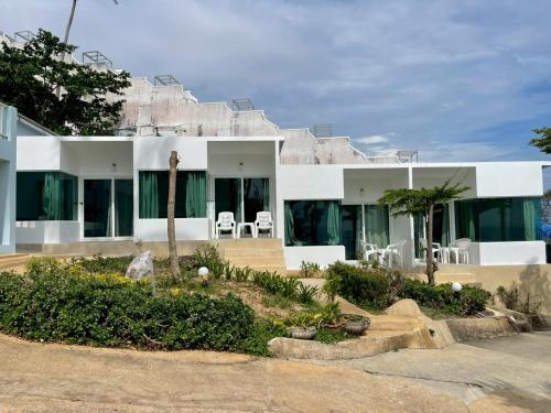 Naiharn On The Rock Resort Phuket