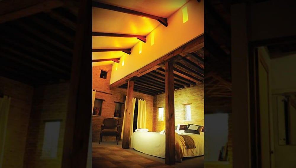 Traditional Homes - Swotha - Tap to explore photos