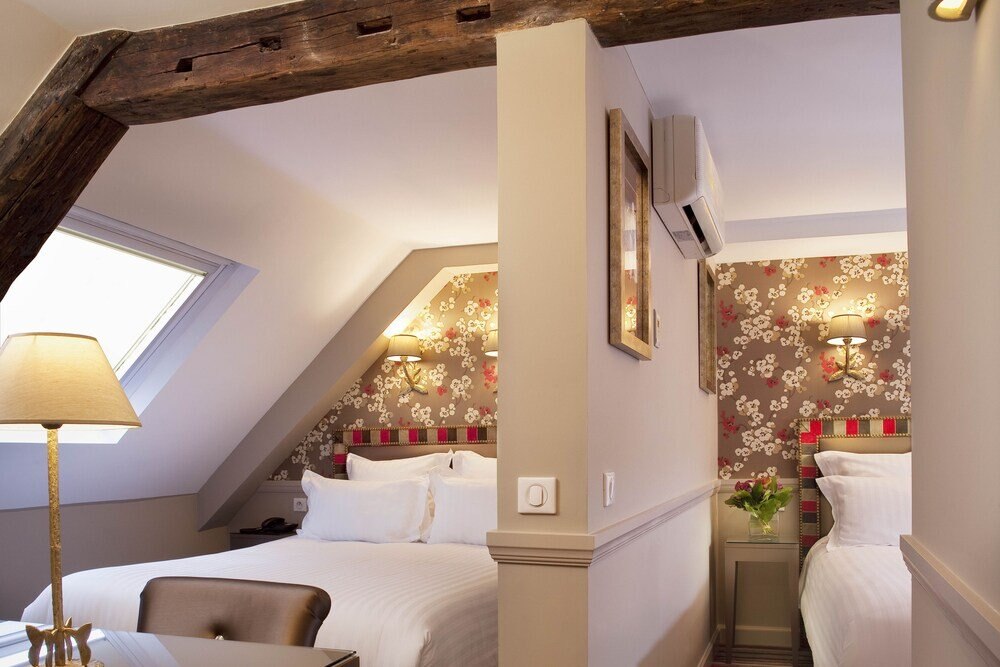 Hôtel des Comédies Room Type - Quadruple Room, stairway access